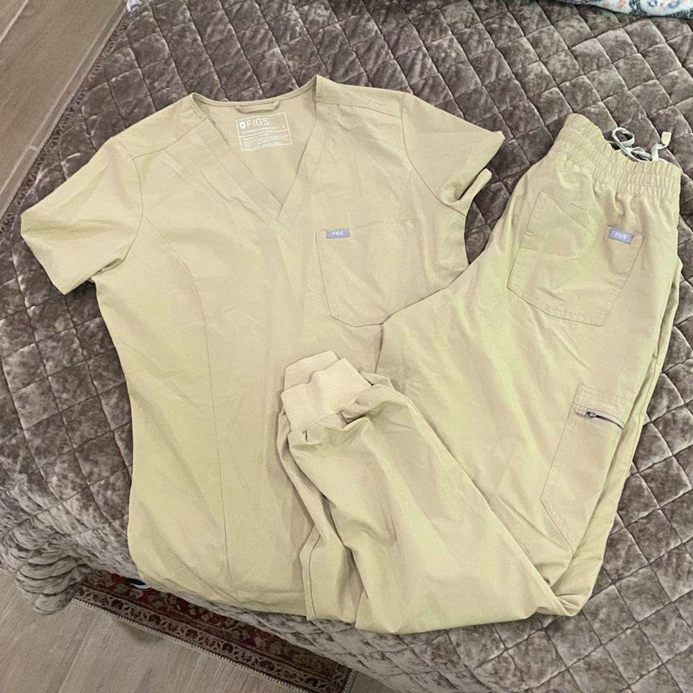 Figs scrubs set